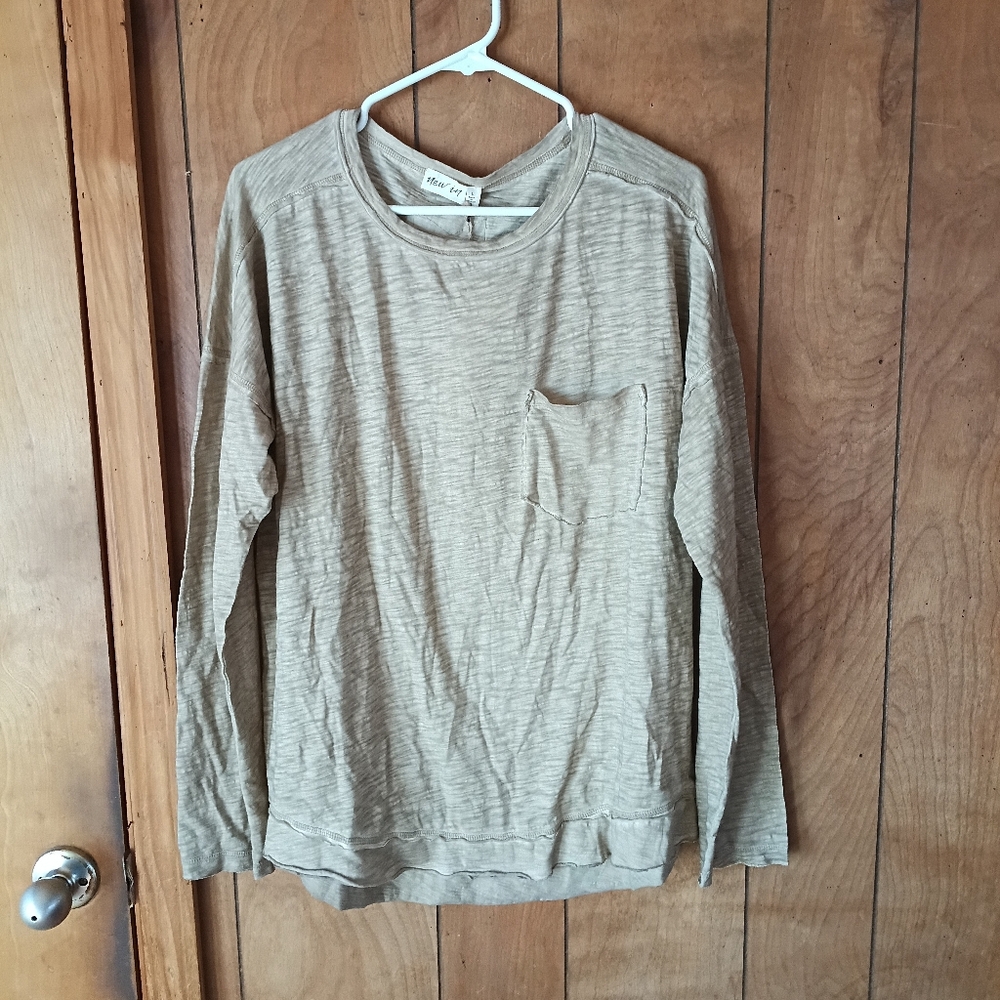 New In Brown Long Sleeve Pullover Top Women’s Size L Lightweight Casual NWT